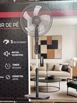 Ventilador Ventilador De Pie Xion Xi-v155 Con 5 Aspas De Plástico Color Blancro Estructura Color Negro, 40cm De Diámetro 50/60hz